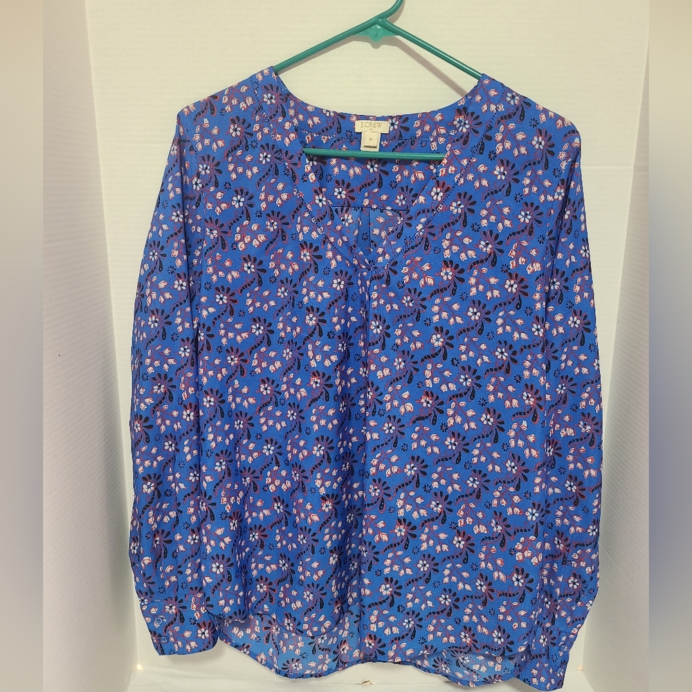 J. Crew Women's Size Medium Long-Sleeve V-Neck Silky Soft Feminine Top NWOT